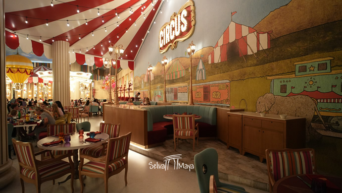 Restaurante Circus de Moon Palace The Grand, con carpa a rayas y decoración de circo