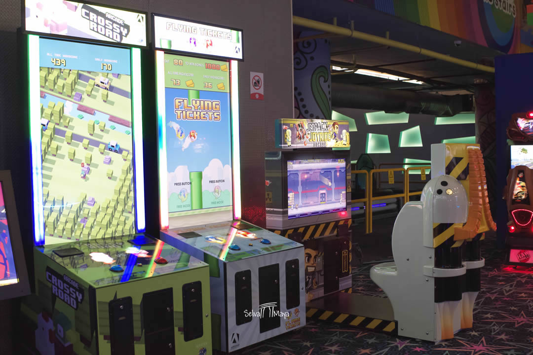 Playroom de Moon Palace The Grand con máquinas de arcade y juegos para niños