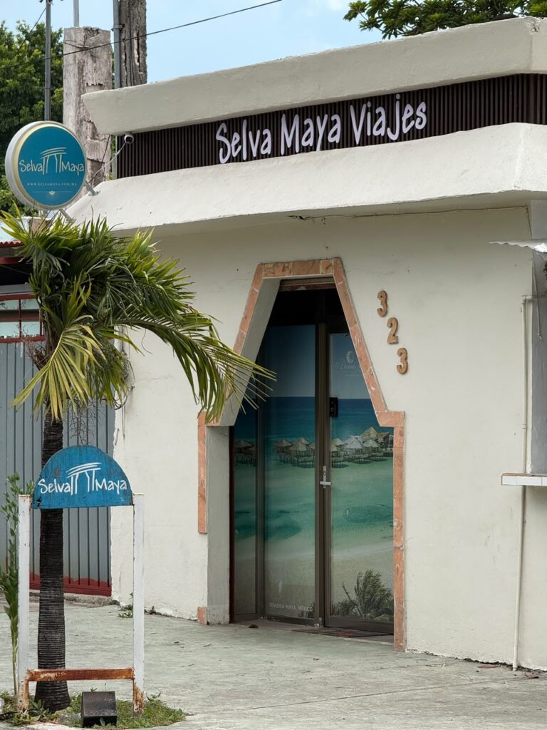 Oficina de Selva Maya Viajes en Av. Nápoles 323, Chetumal, Quintana Roo