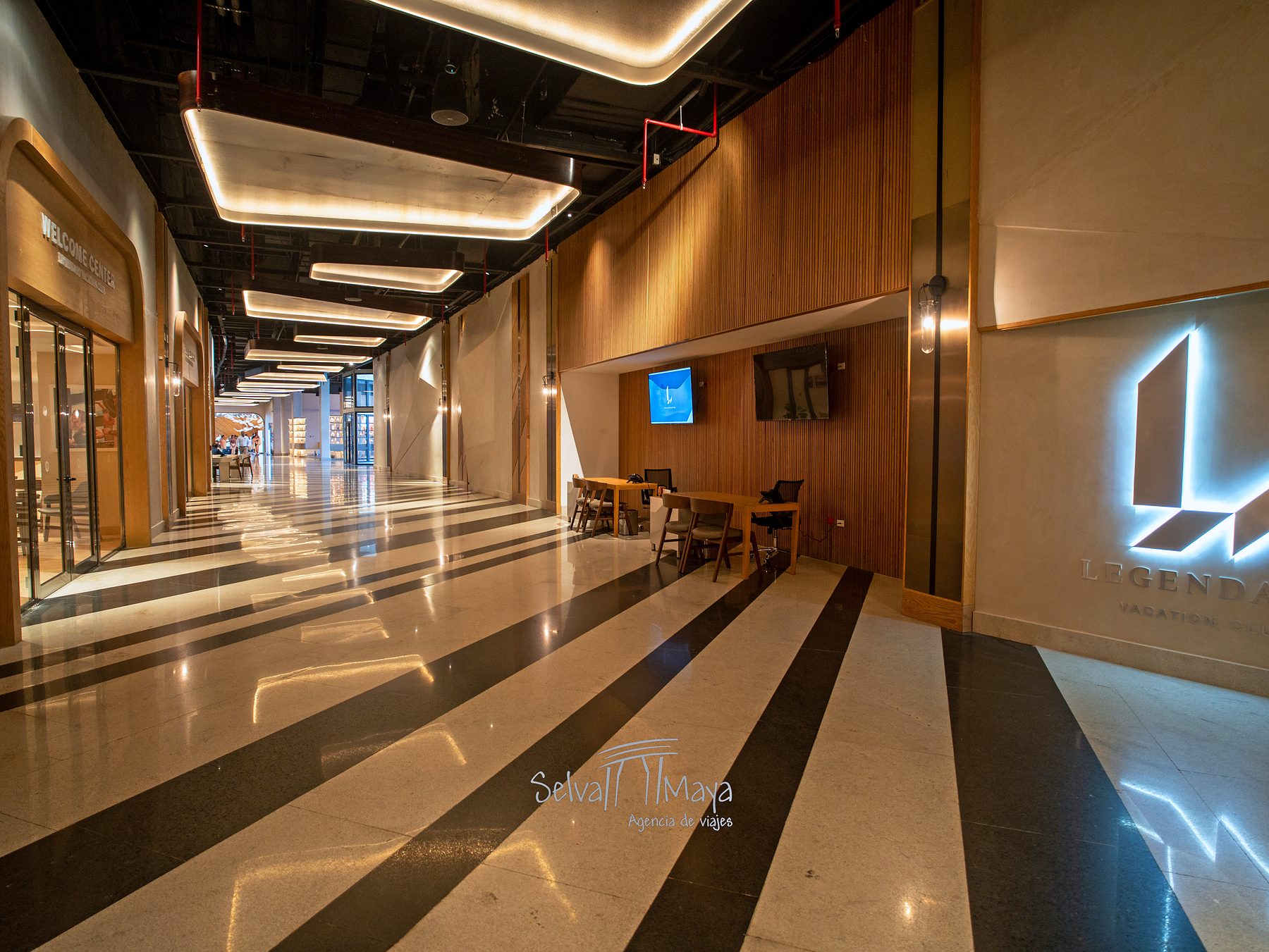 Corredor de AVA Resort Cancún