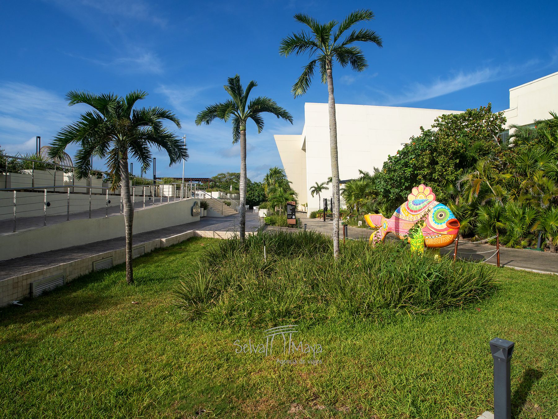 Jardines con alebrije del Grand Sirenis Riviera Maya
