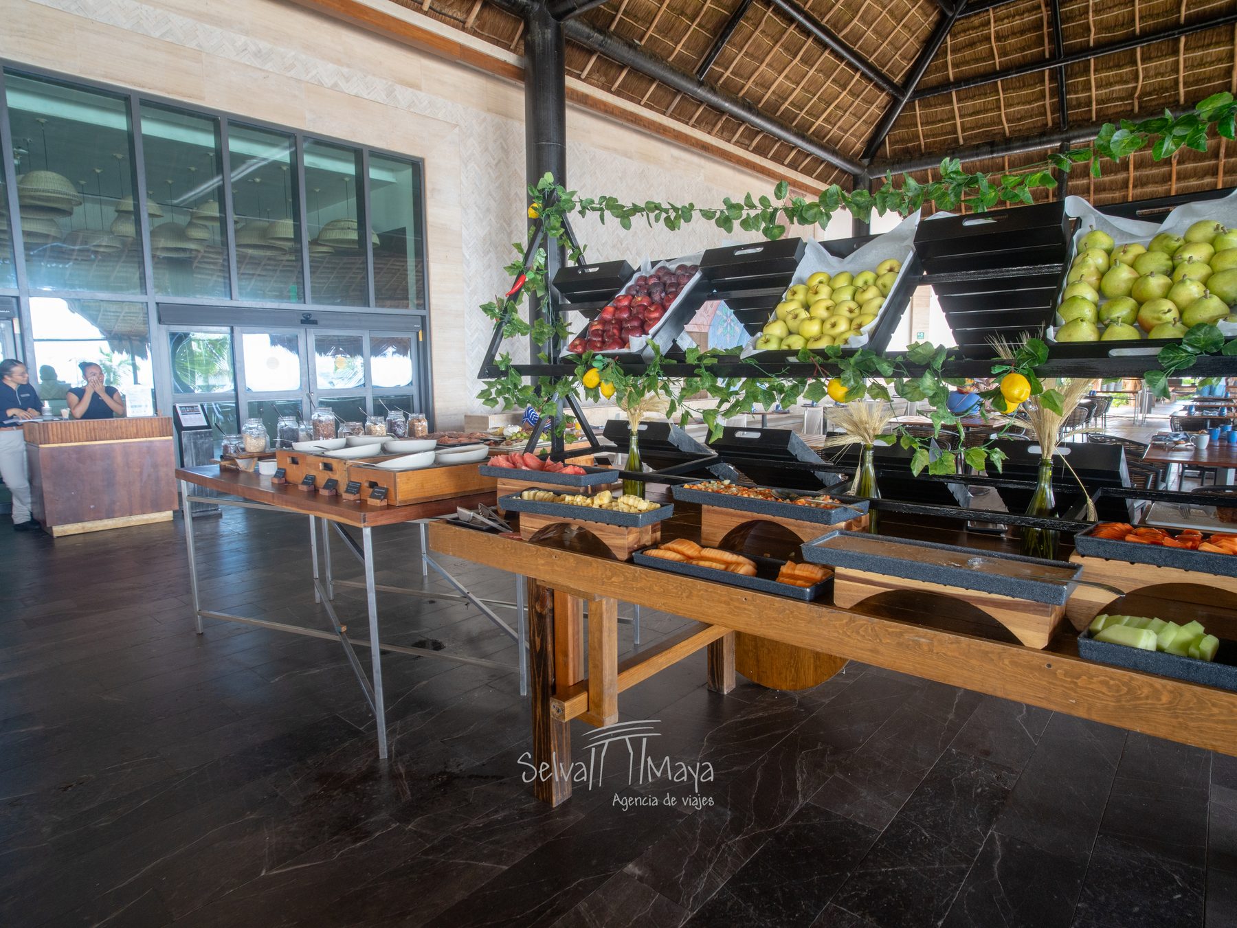 Buffet Vela Sur del Hilton Tulum Riviera Maya, al aire libre