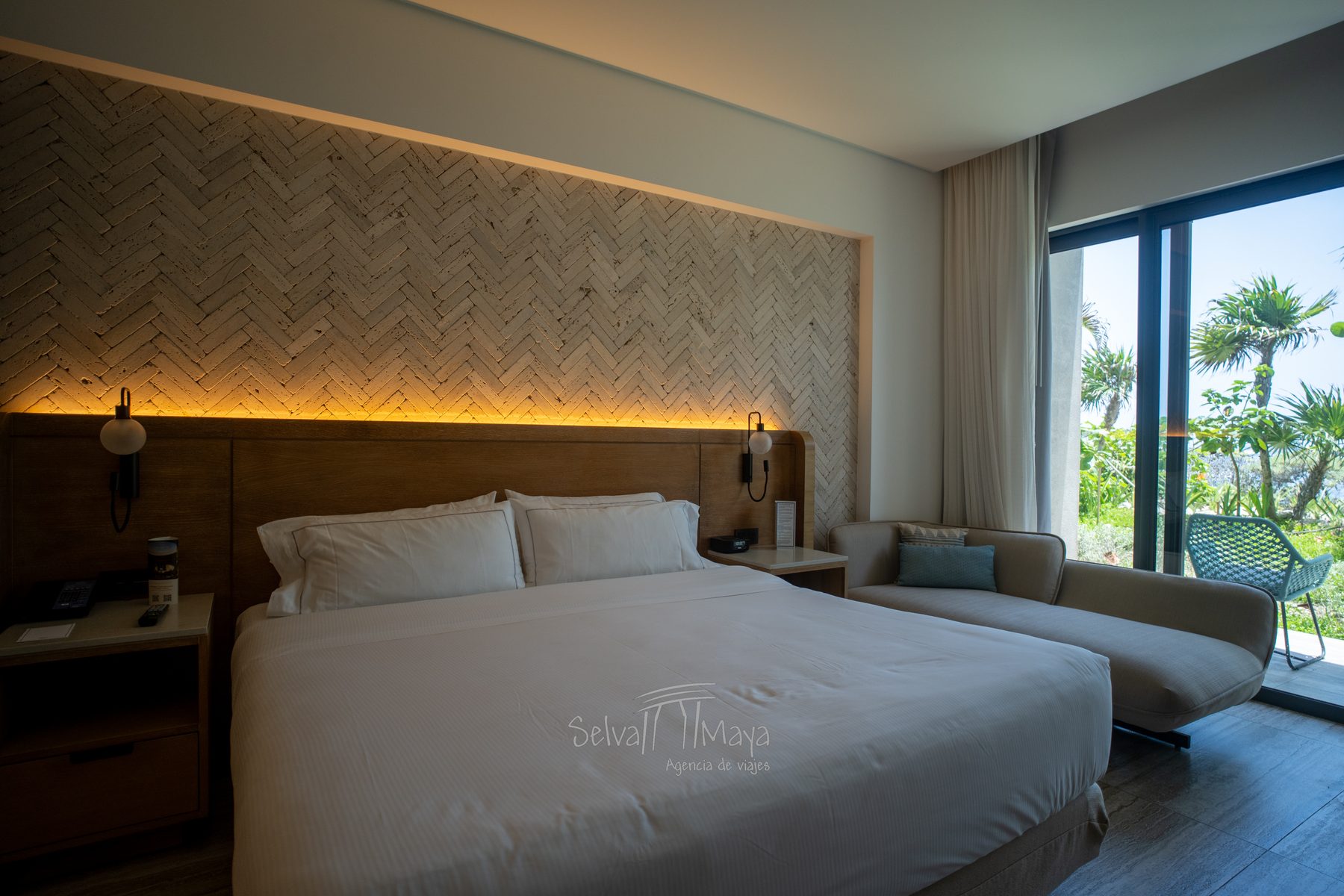 Habitación con cama King del Hilton Tulum Riviera Maya