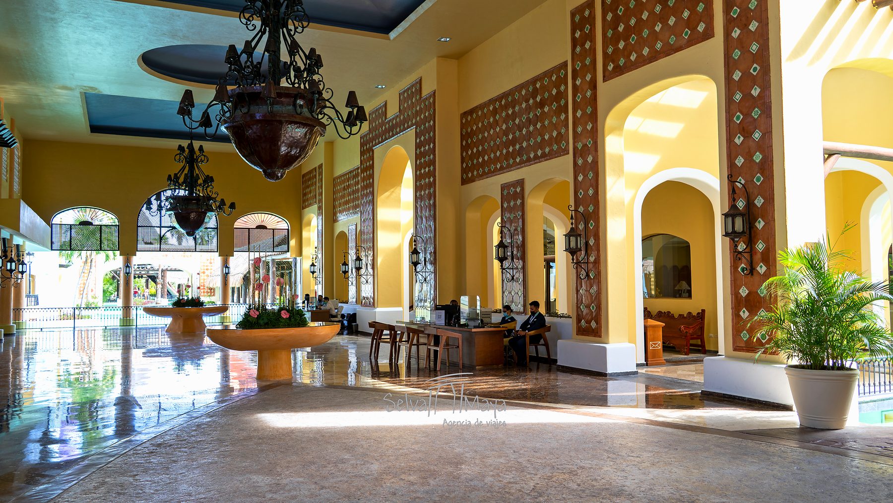 Escritorios del lobby en Iberostar Selection Paraíso Lindo