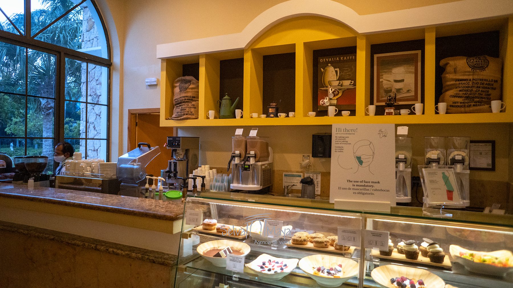 Cafetería en la Plaza Paraíso