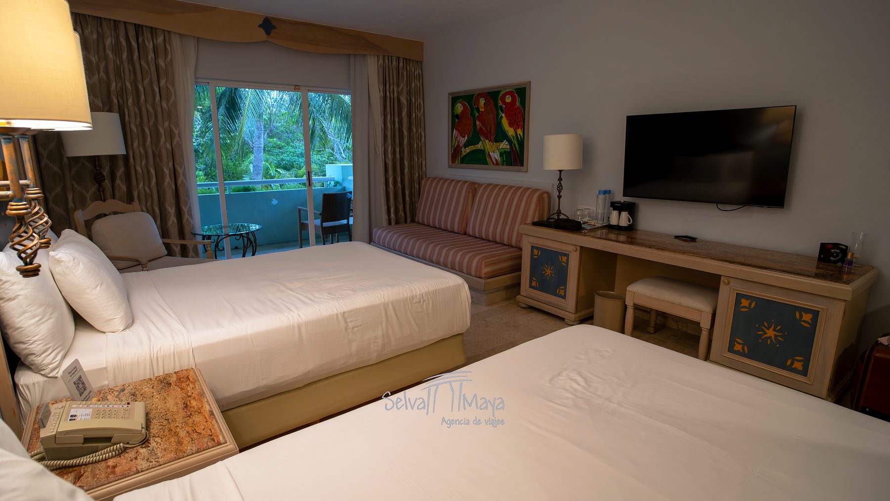 Habitación doble con sala y terraza de Iberostar Waves Paraíso del Mar