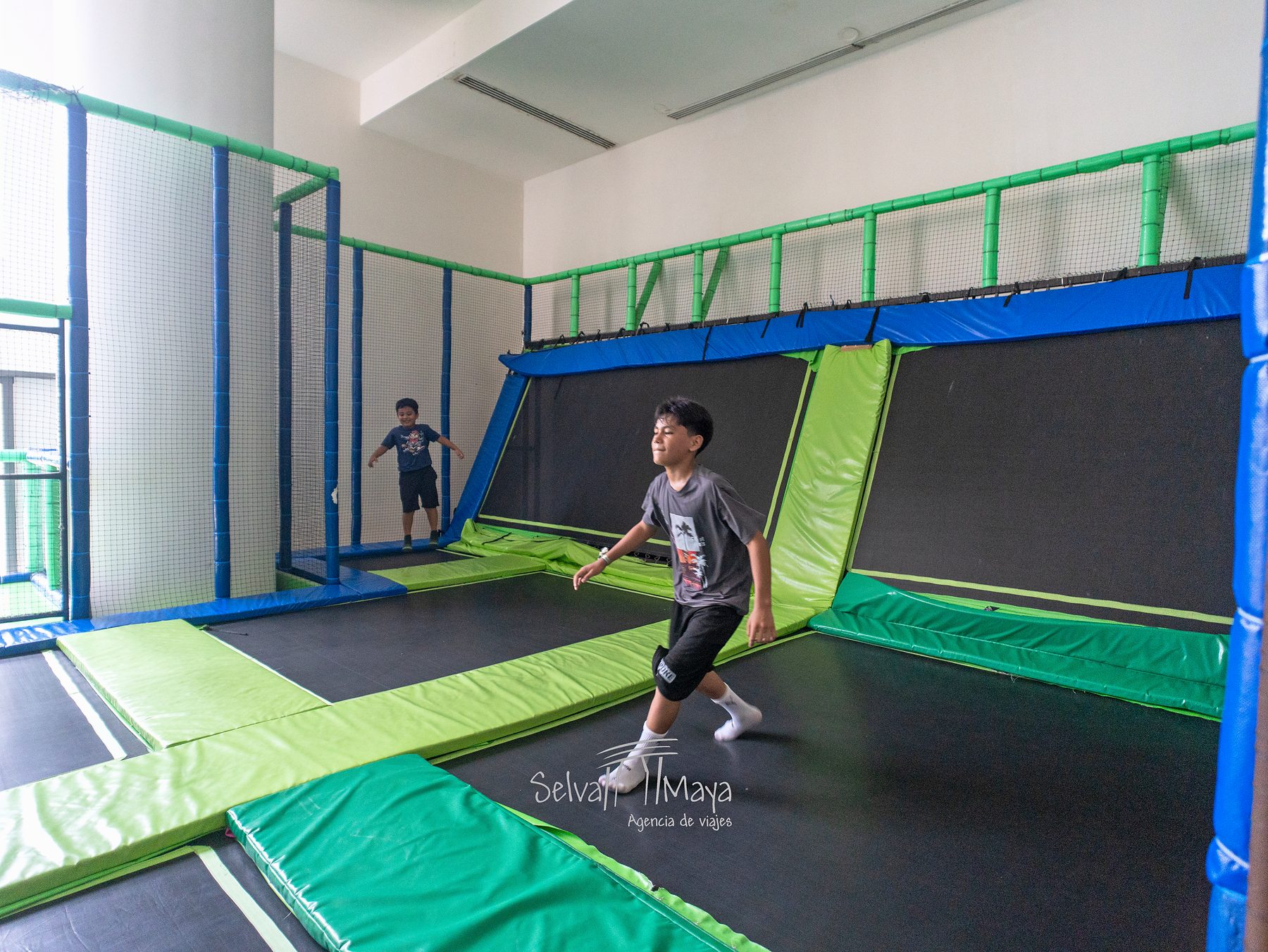 Área de trampolines en Sensira Resort Riviera Maya
