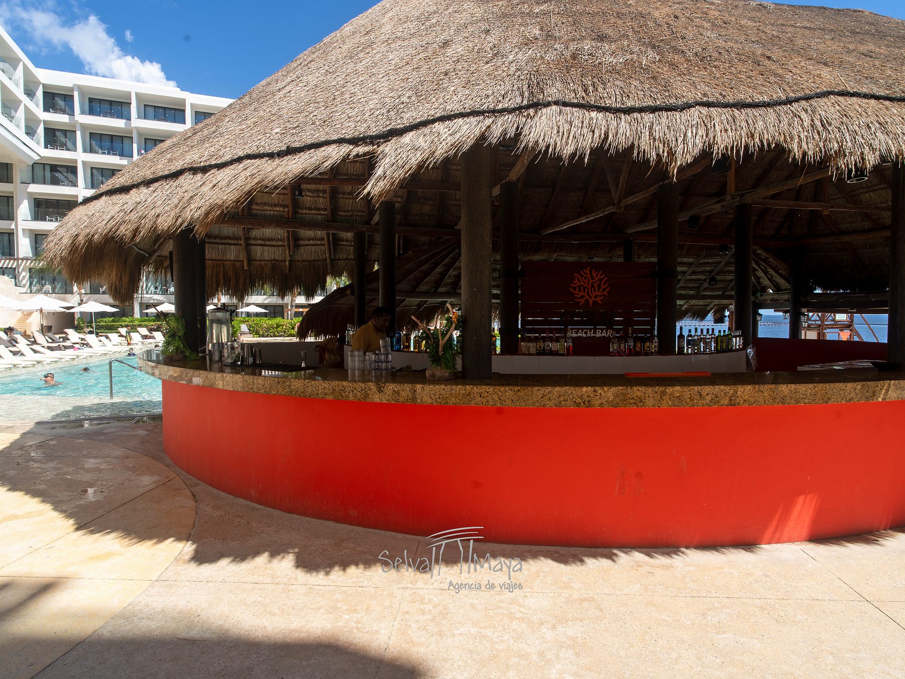 Bar de playa en Sensira Resort Riviera Maya