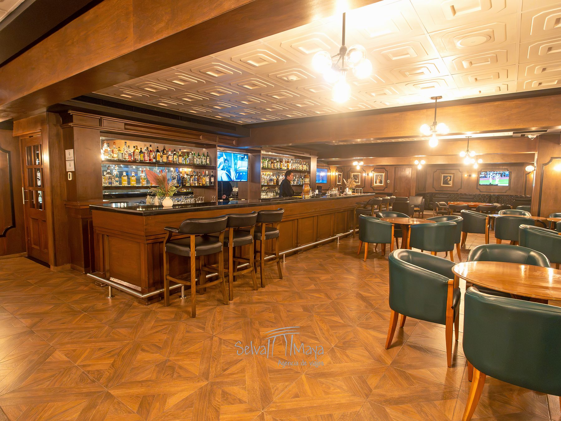 Knights English Pub en Sensira Resort Riviera Maya