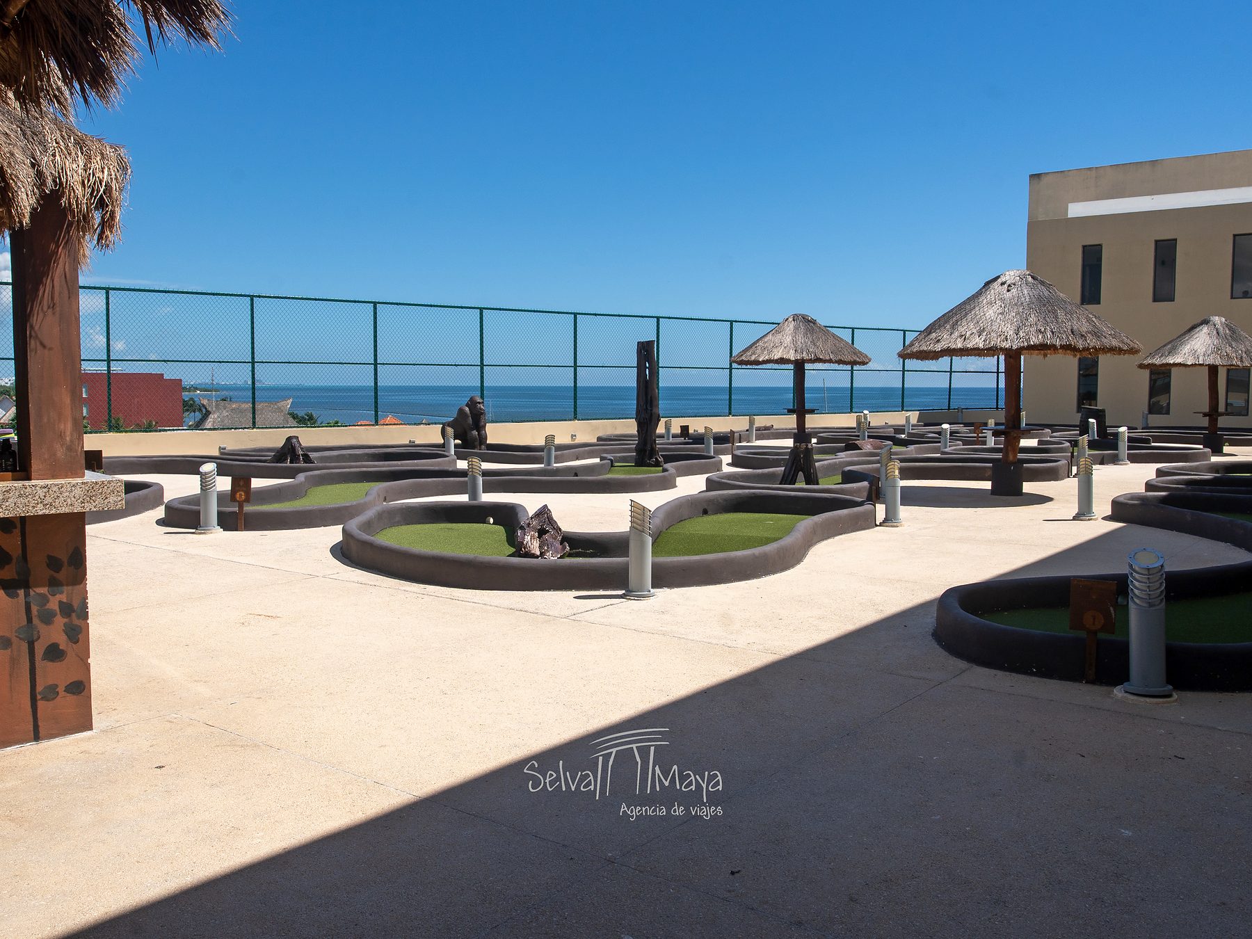 Minigolf en Sensira Resort Riviera Maya