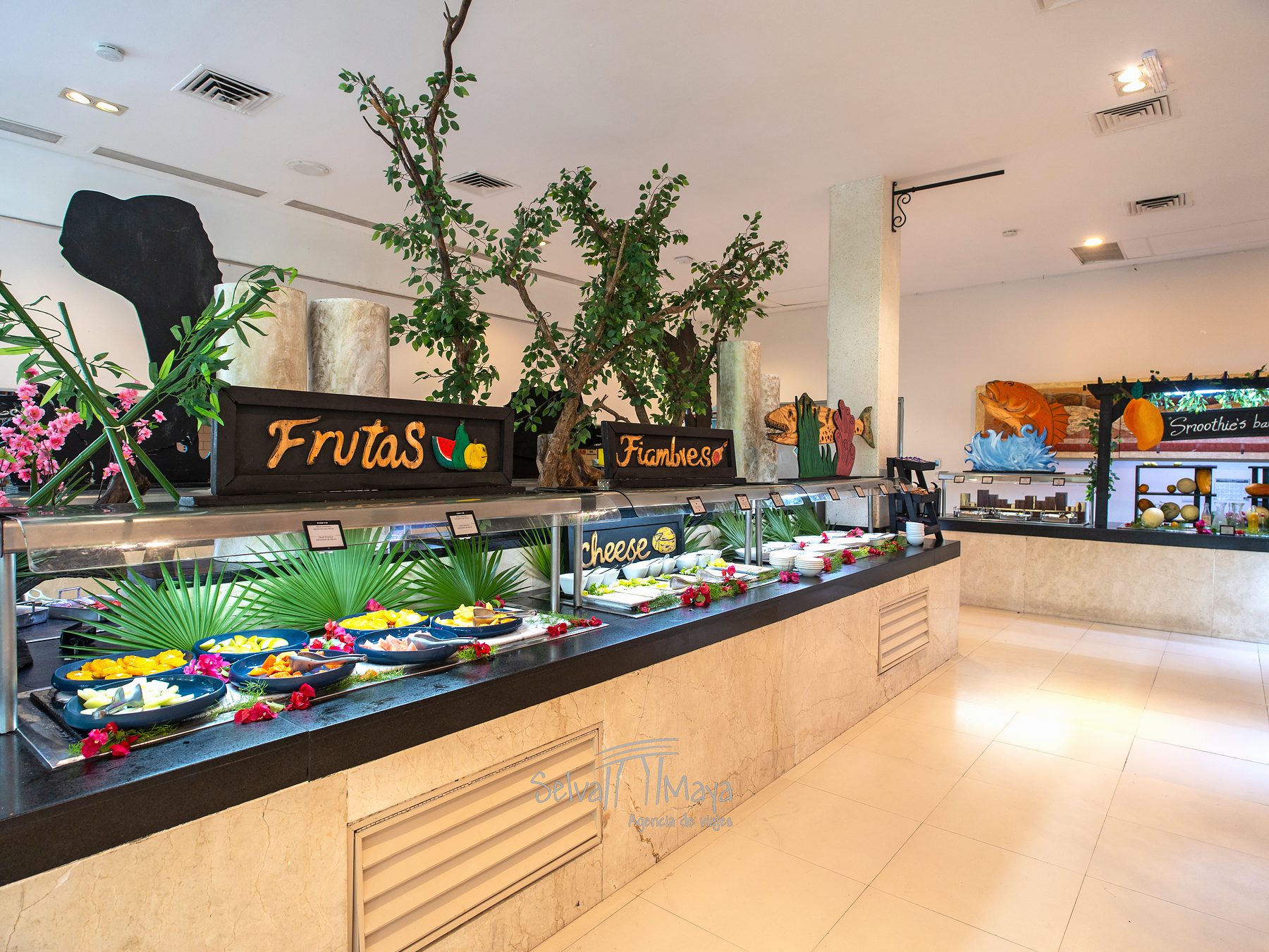 Barra de frutas del buffet Yal Ku en Bahía Príncipe Escape Sian Ka'an