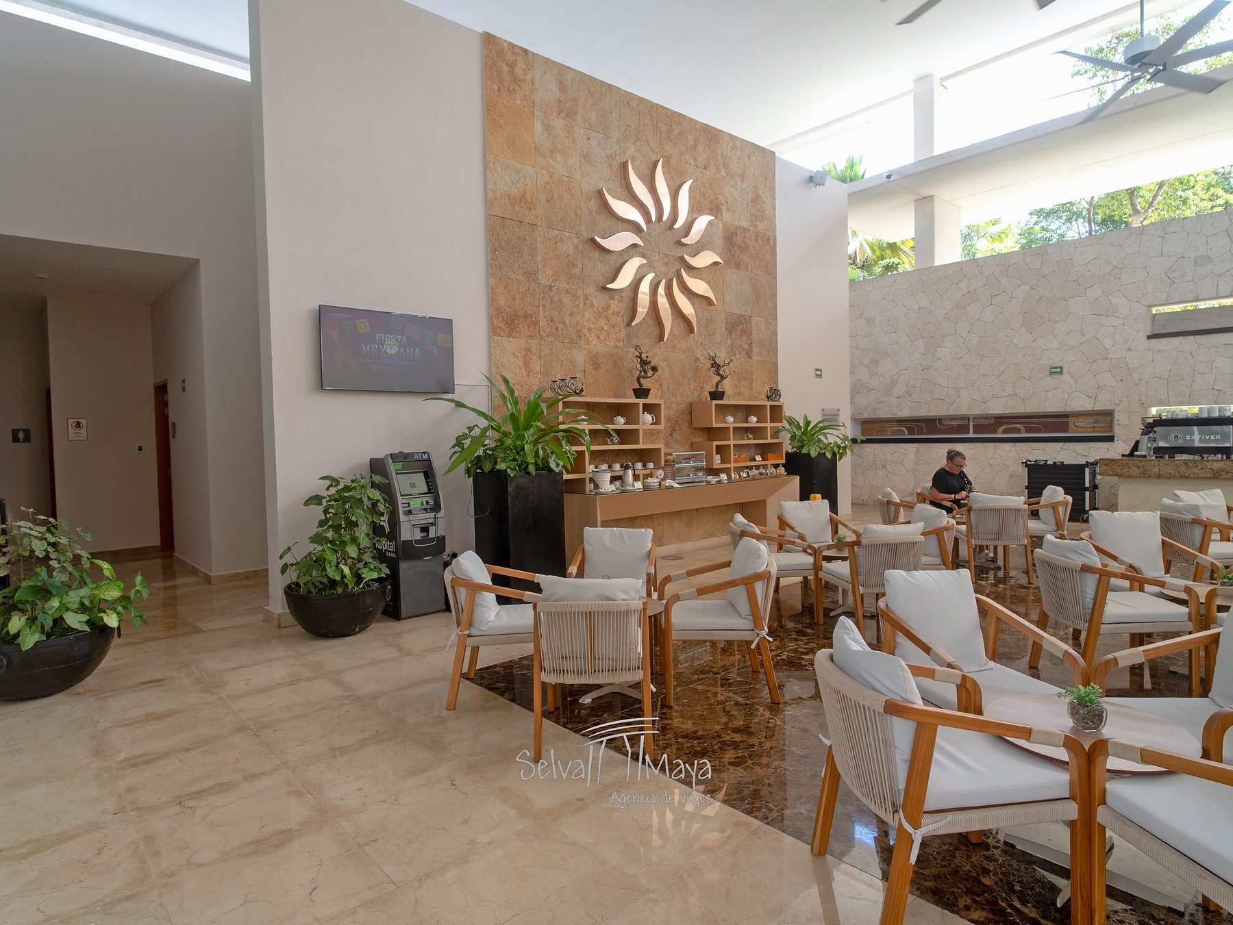 Lobby con salas en Bahía Príncipe Escape Sian Ka'an