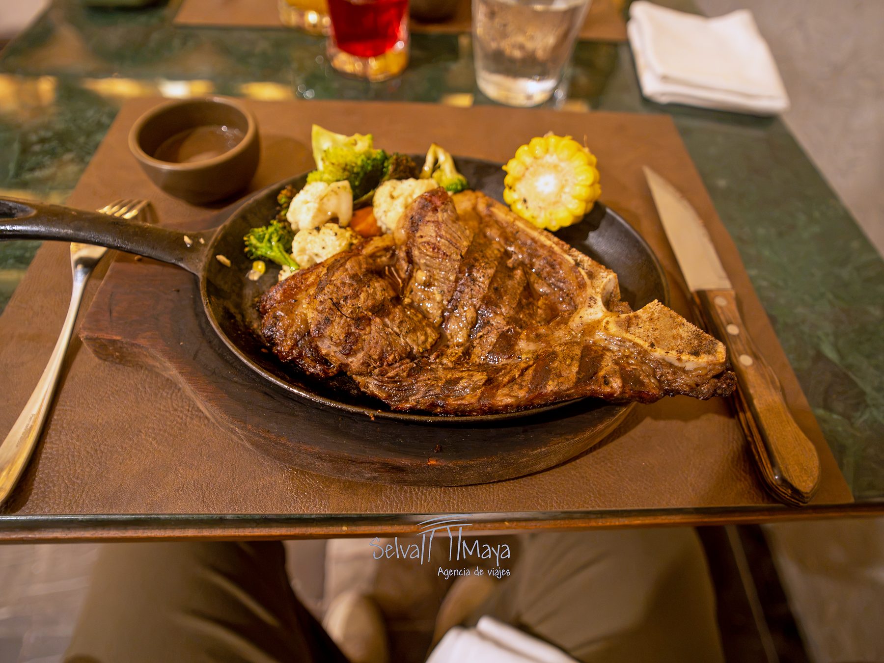 Corte de carne en el restaurante El Dorado