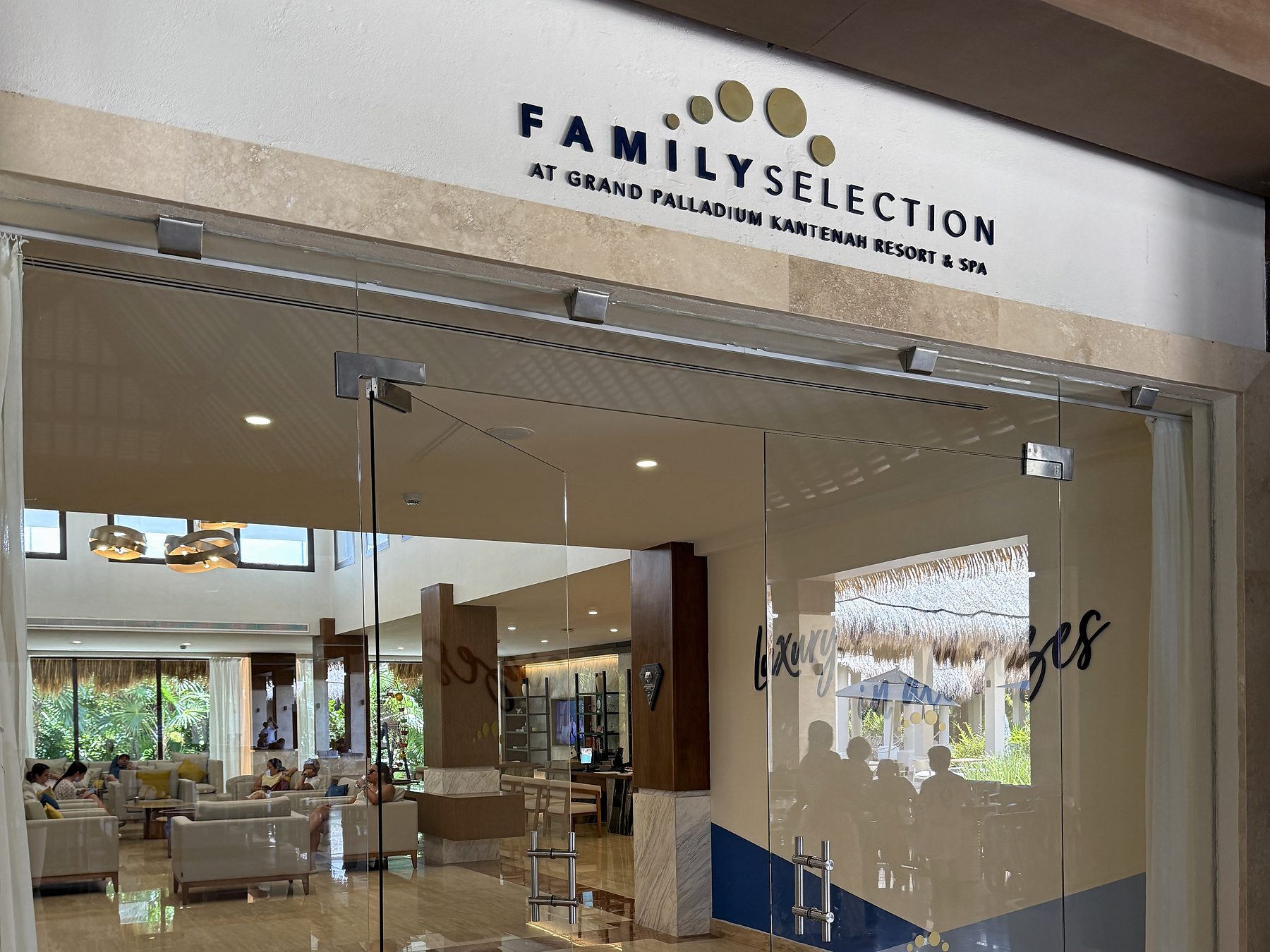 Entrada del lobby de Family Selection