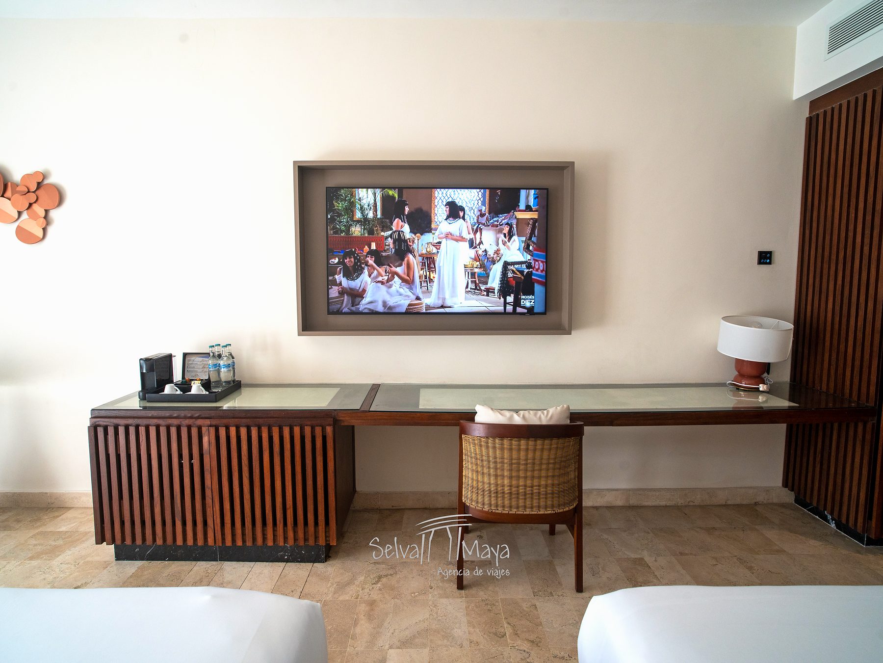 Junior Suite con pantalla y escritorio