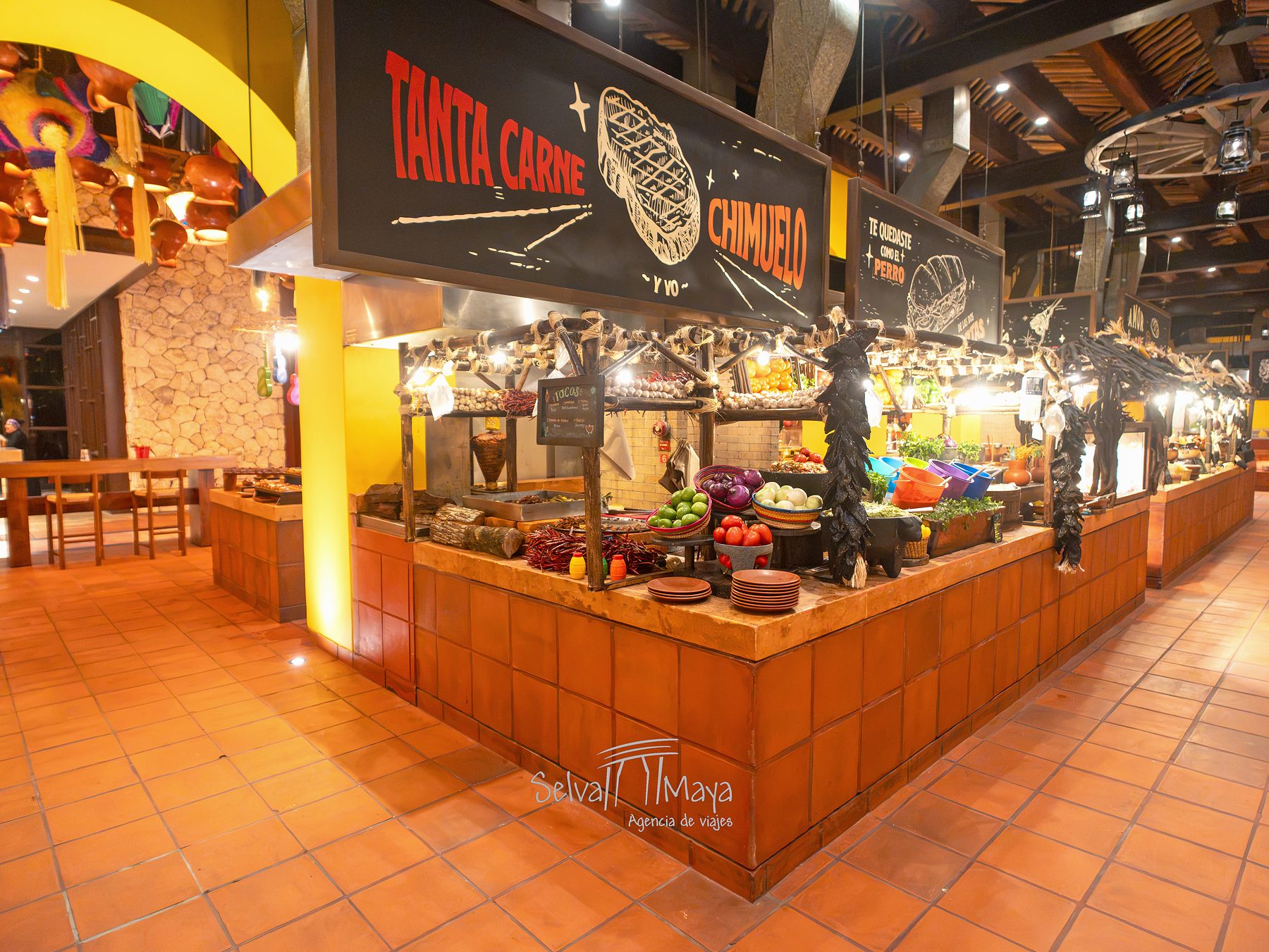 Estación de carnes del buffet Mercado San Juan