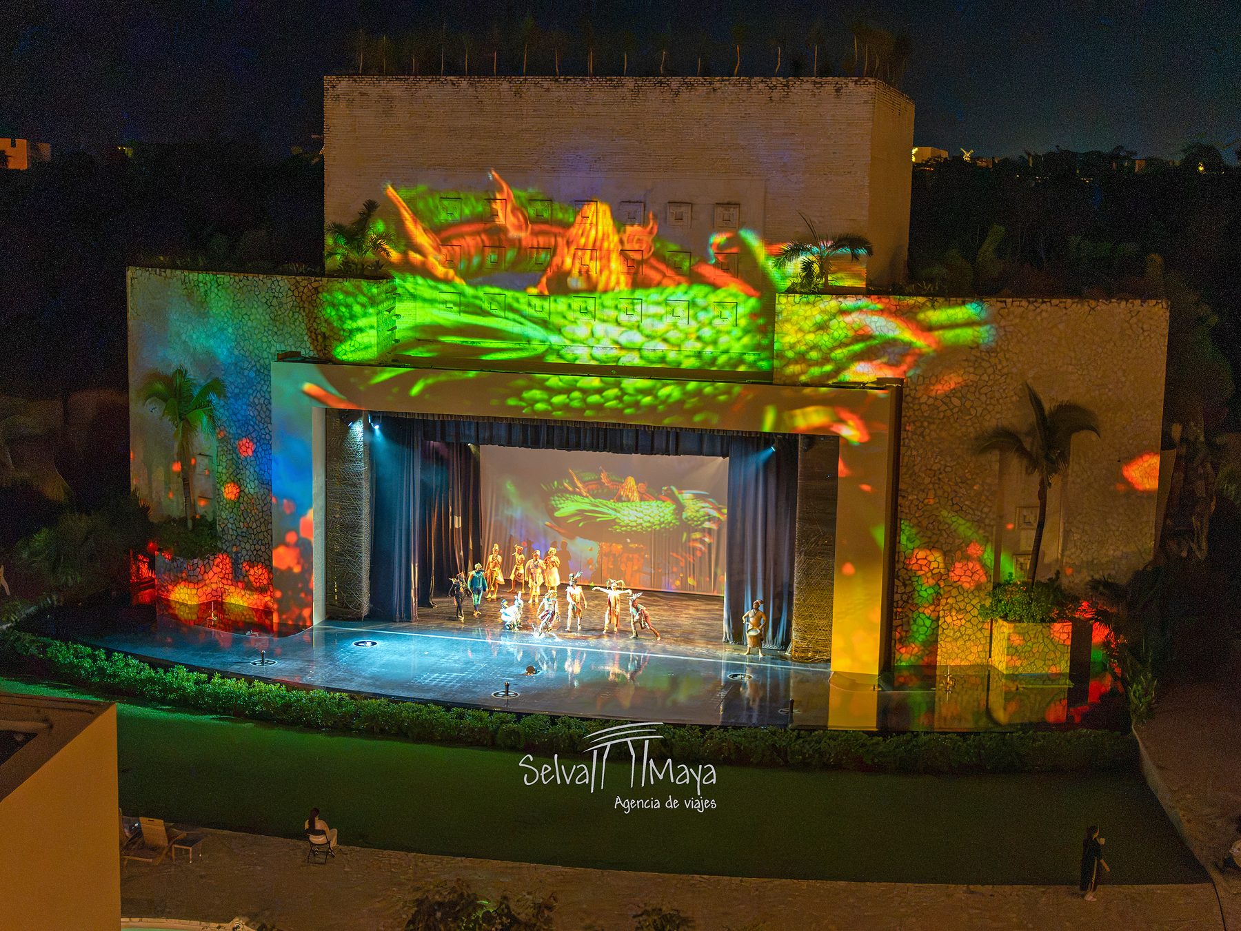 Show nocturno en el teatro al aire libre