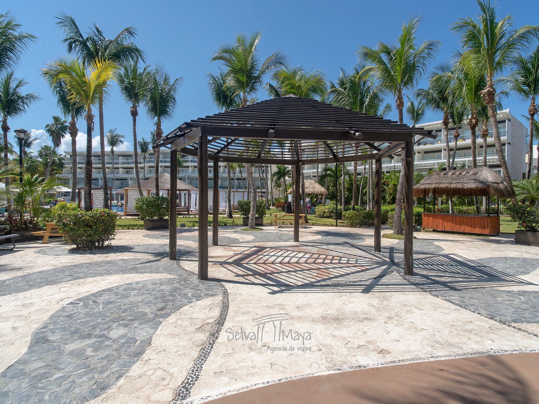 Gazebo en los jardines en Iberostar Selection Riviera Cancún