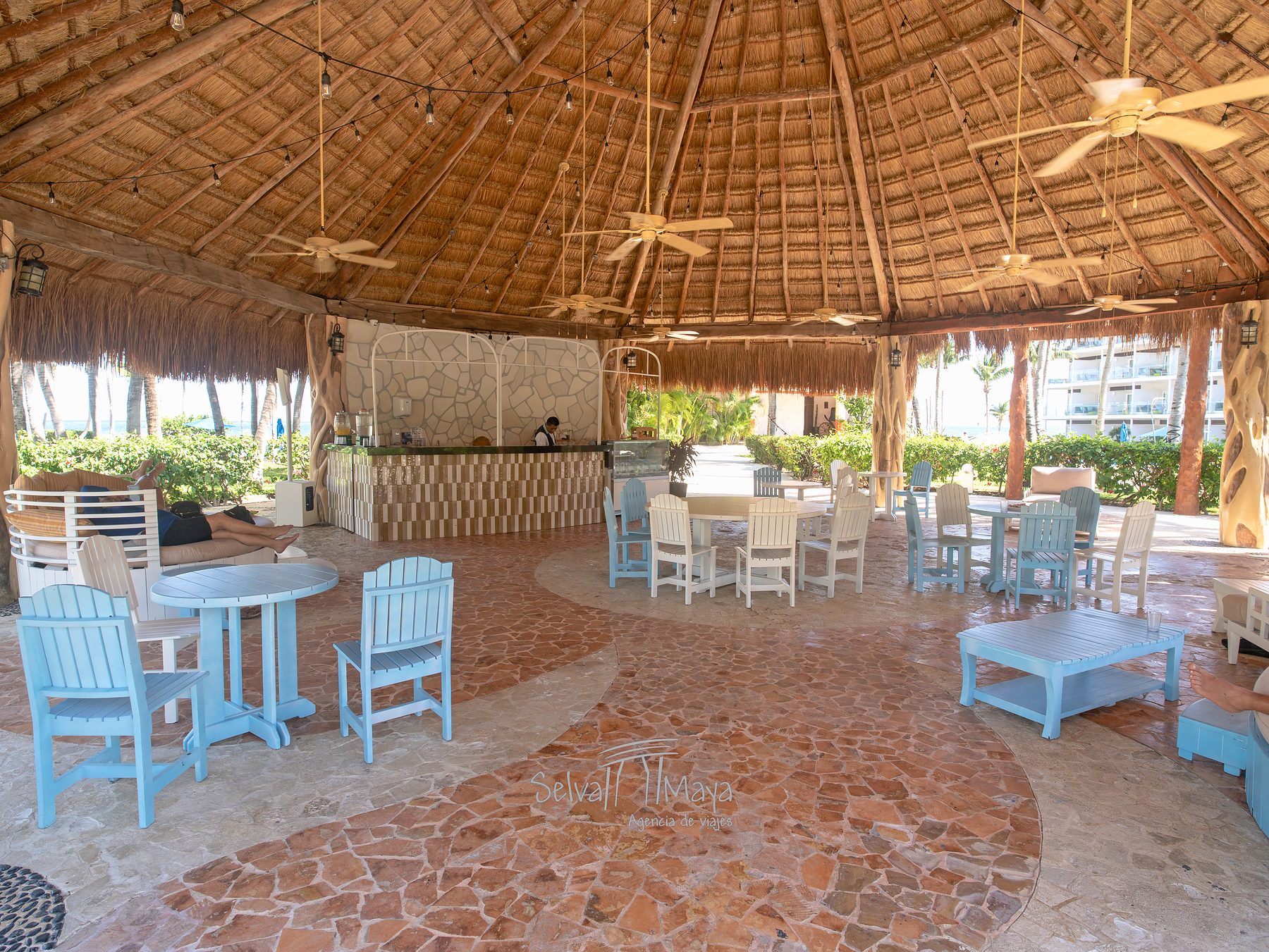 Heladería Sotto Zero bajo palapa en Iberostar Selection Riviera Cancún