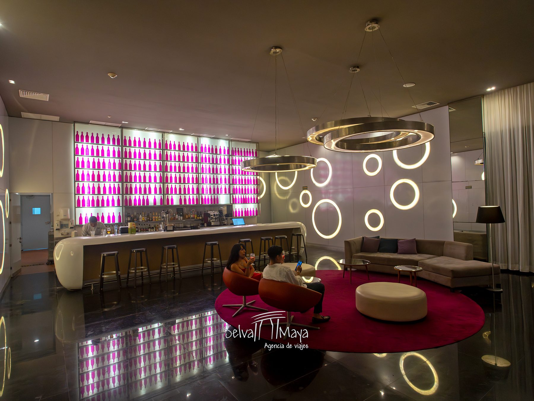 Bar de Espera de los restaurantes en Platinum Yucatán Princess