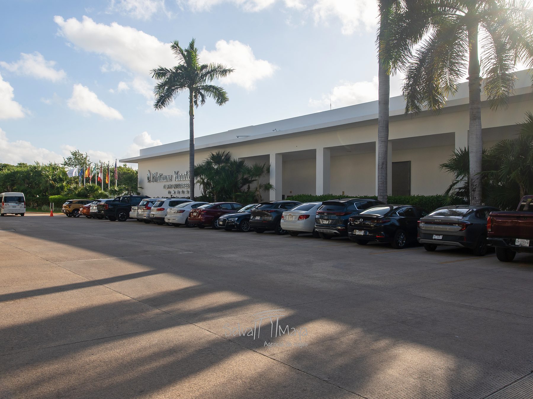 Estacionamiento del hotel en Platinum Yucatán Princess