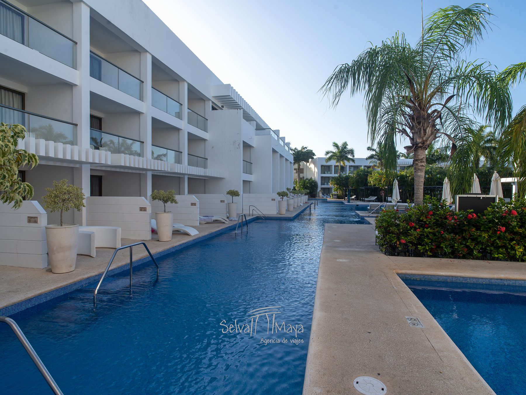 Habitaciones Swim Out junto al canal de alberca en Platinum Yucatán Princess
