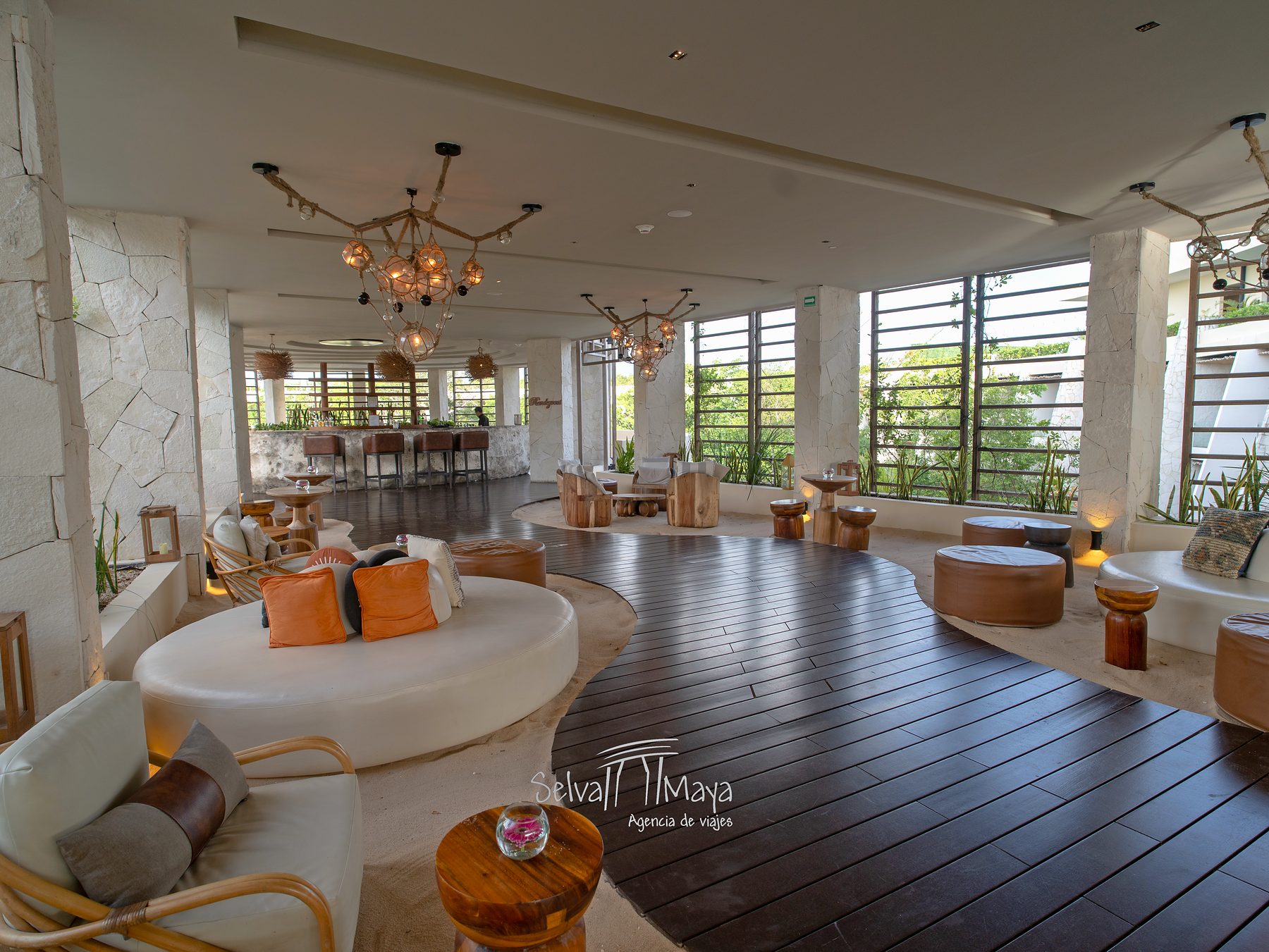 Bar del lobby en Secrets Tulum