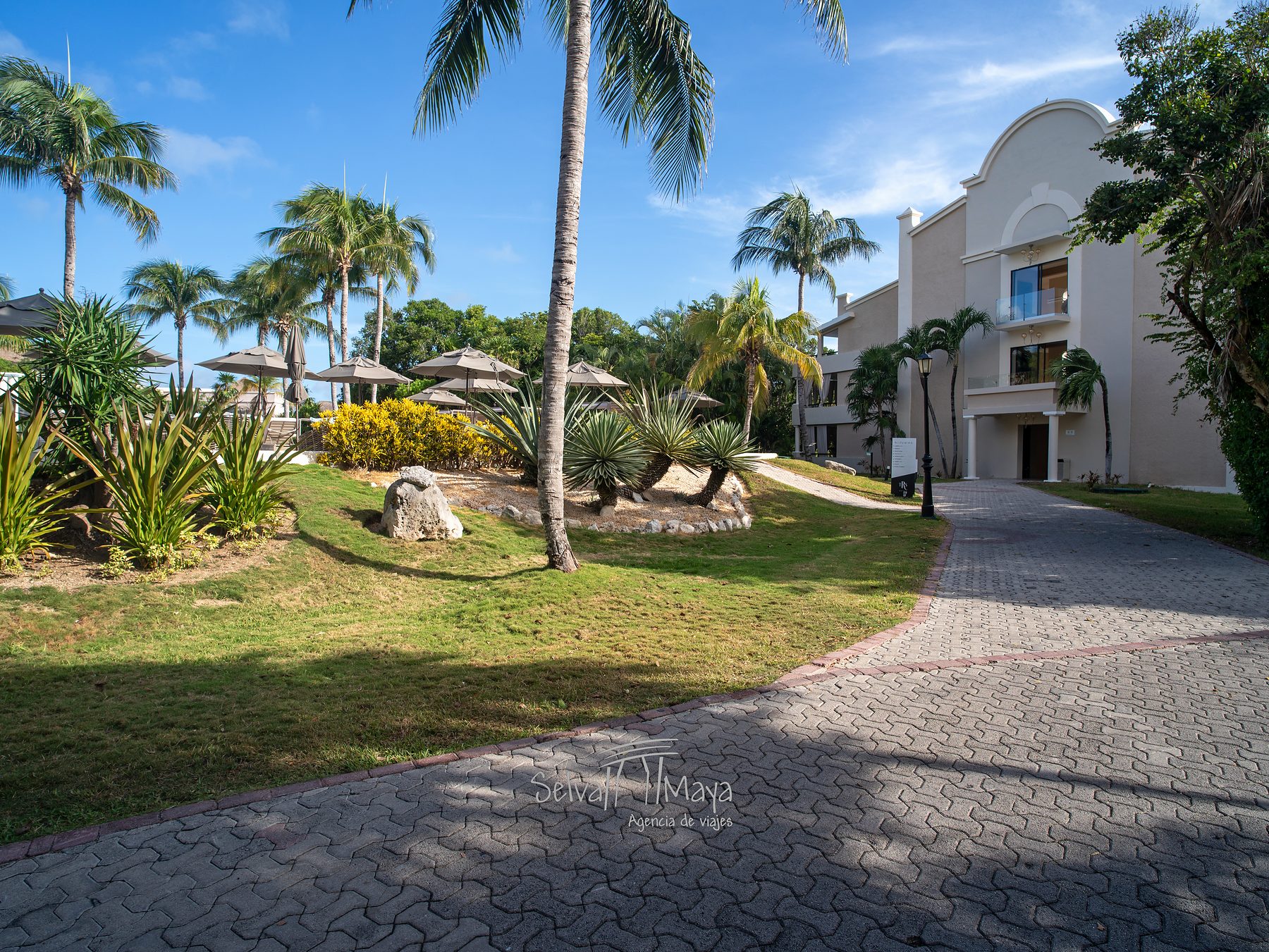Villas y jardines en TRS Yucatán Hotel